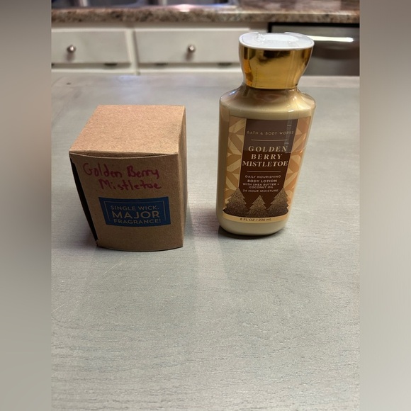 Bath and Body Works Golden Berry Mistletoe Body Lotion and  Single Wick‎ Candle - Picture 2 of 8